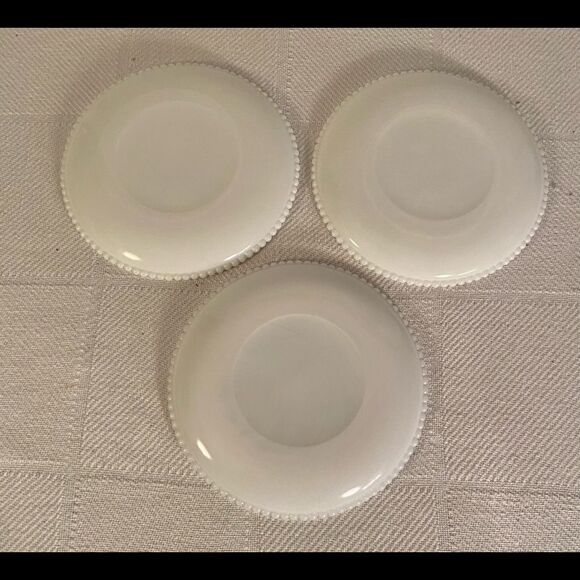 Vtg Set Of 3 WESTMORELAND Hobnail Edge Painted Milk Glass Plate Grapes & Berries - Picture 2 of 5